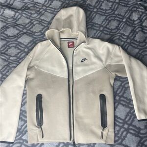 Nike Two-Tone Beige and Cream Jacket